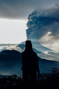 girl, mount, agung-2987578.jpg